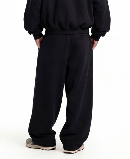 Oversized pleated pants